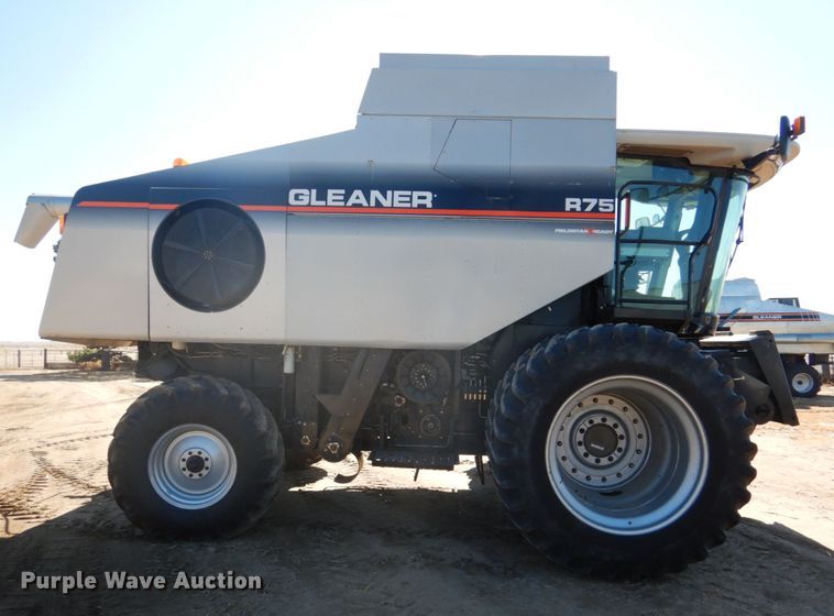 image for item GO9045 2003 Gleaner R75 RWA combine