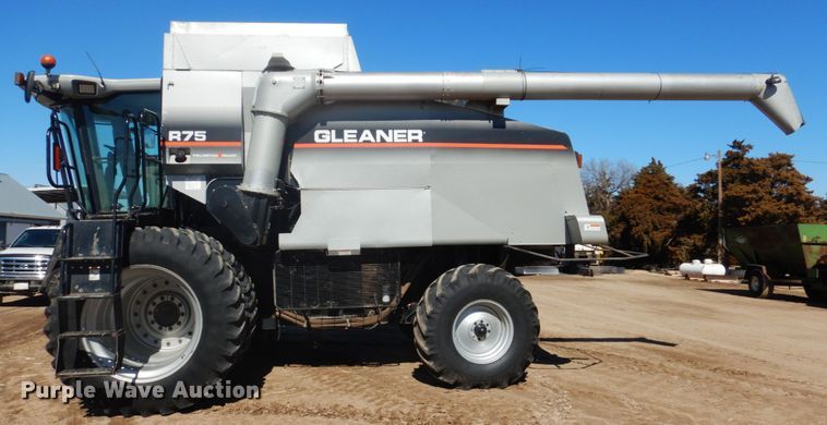 image for item GO9045 2003 Gleaner R75 RWA combine