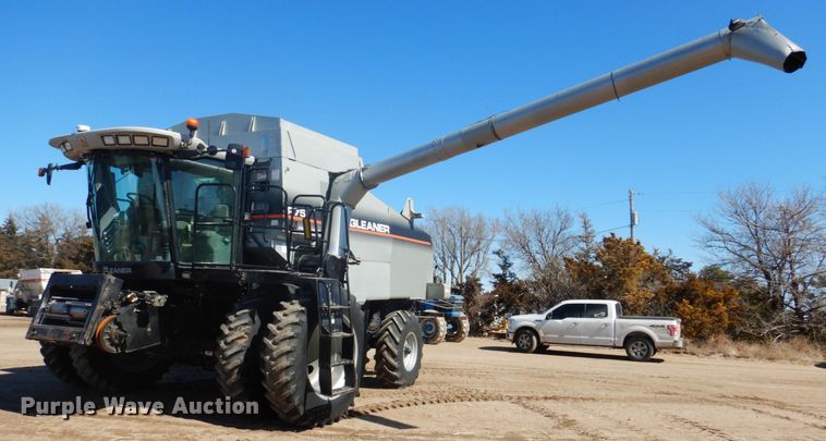 image for item GO9045 2003 Gleaner R75 RWA combine