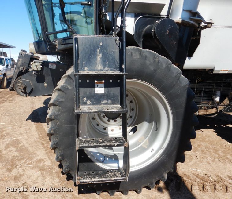 image for item GO9045 2003 Gleaner R75 RWA combine