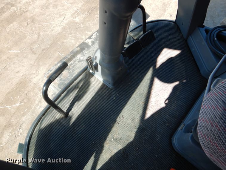 image for item GO9045 2003 Gleaner R75 RWA combine