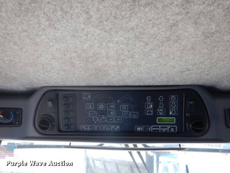 image for item GO9045 2003 Gleaner R75 RWA combine