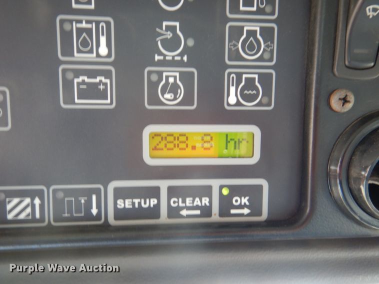 image for item GO9045 2003 Gleaner R75 RWA combine