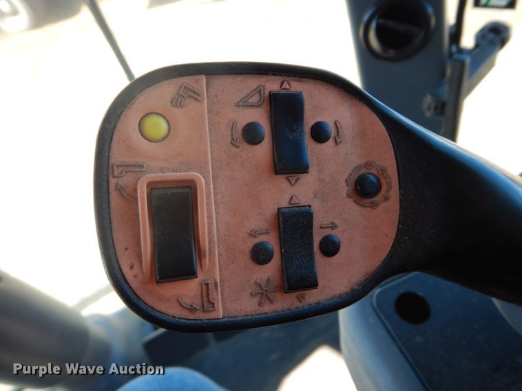 image for item GO9045 2003 Gleaner R75 RWA combine