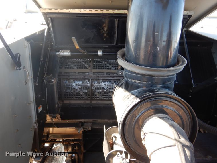 image for item GO9045 2003 Gleaner R75 RWA combine