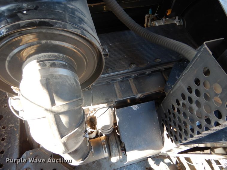 image for item GO9045 2003 Gleaner R75 RWA combine