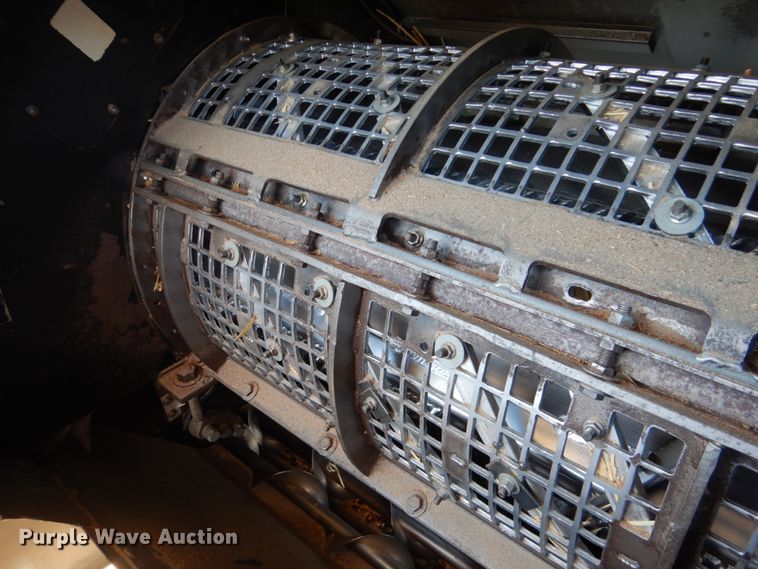 image for item GO9045 2003 Gleaner R75 RWA combine