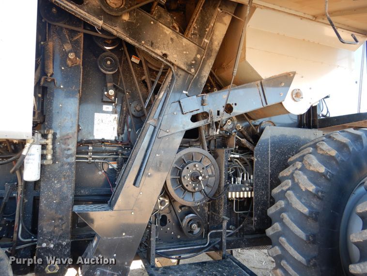 image for item GO9045 2003 Gleaner R75 RWA combine