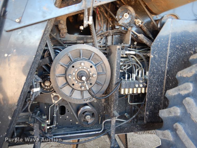 image for item GO9045 2003 Gleaner R75 RWA combine