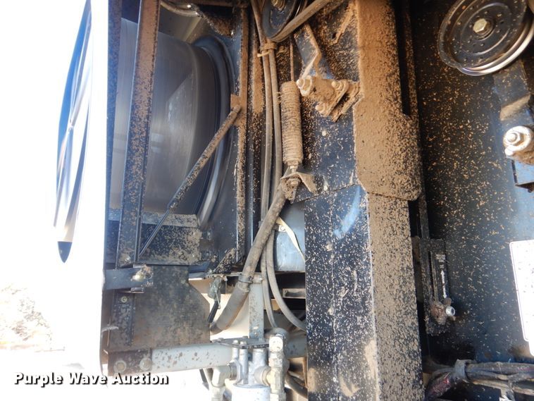 image for item GO9045 2003 Gleaner R75 RWA combine