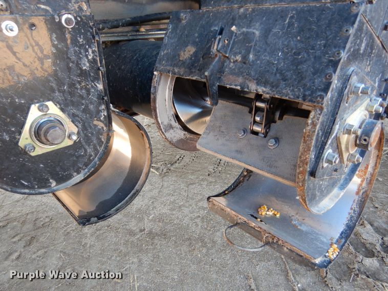 image for item GO9045 2003 Gleaner R75 RWA combine