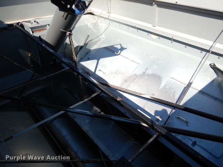 image for item GO9045 2003 Gleaner R75 RWA combine