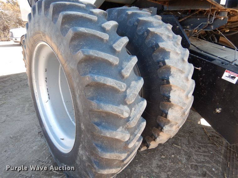 image for item GO9045 2003 Gleaner R75 RWA combine