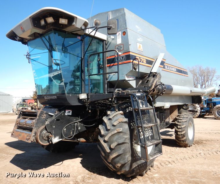 image for item GO9046 1994 Gleaner R72 combine