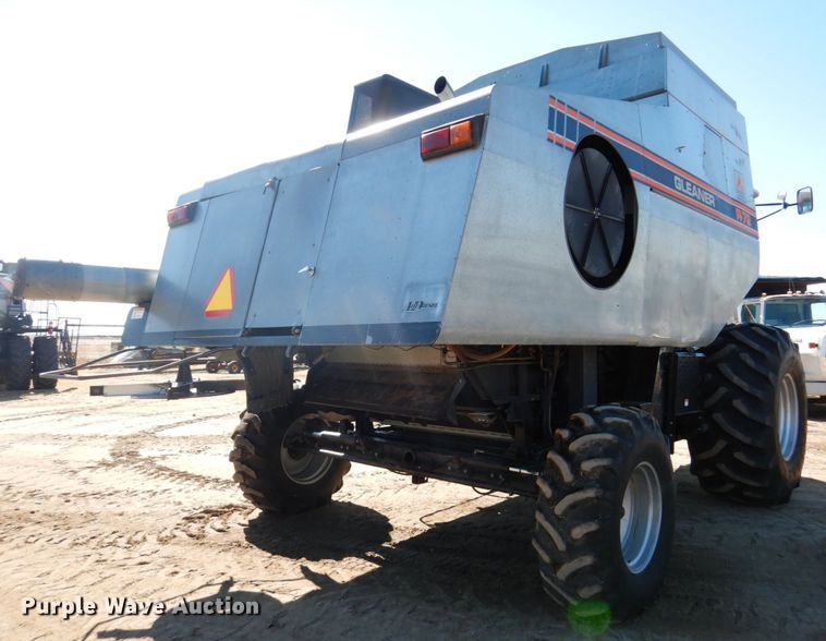 image for item GO9046 1994 Gleaner R72 combine