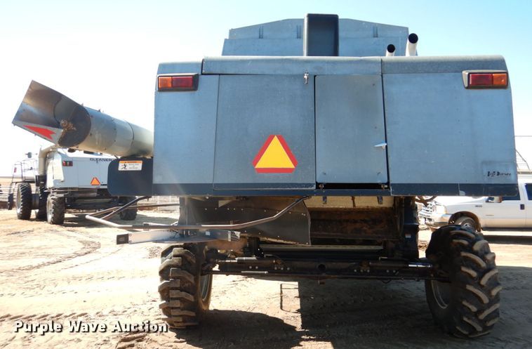 image for item GO9046 1994 Gleaner R72 combine