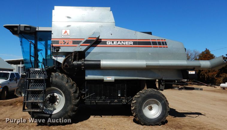 image for item GO9046 1994 Gleaner R72 combine