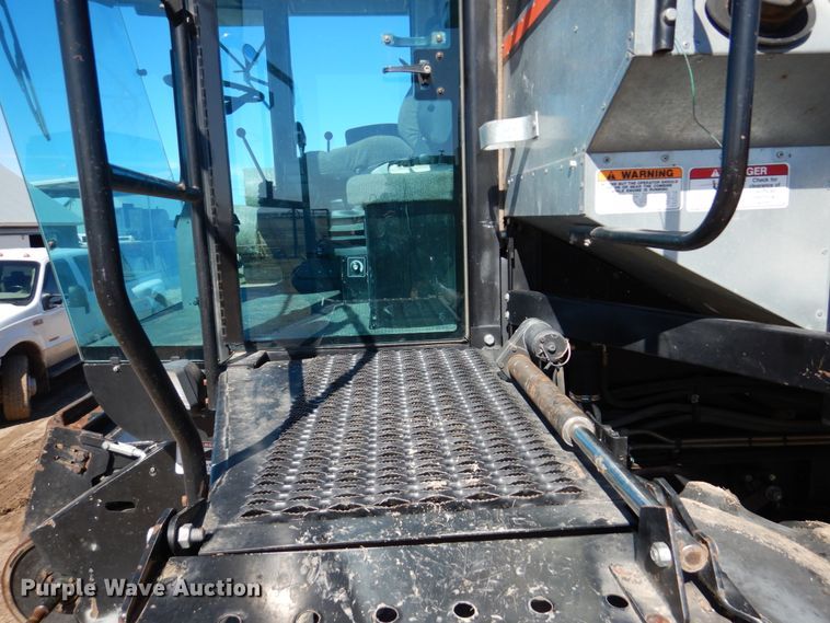 image for item GO9046 1994 Gleaner R72 combine