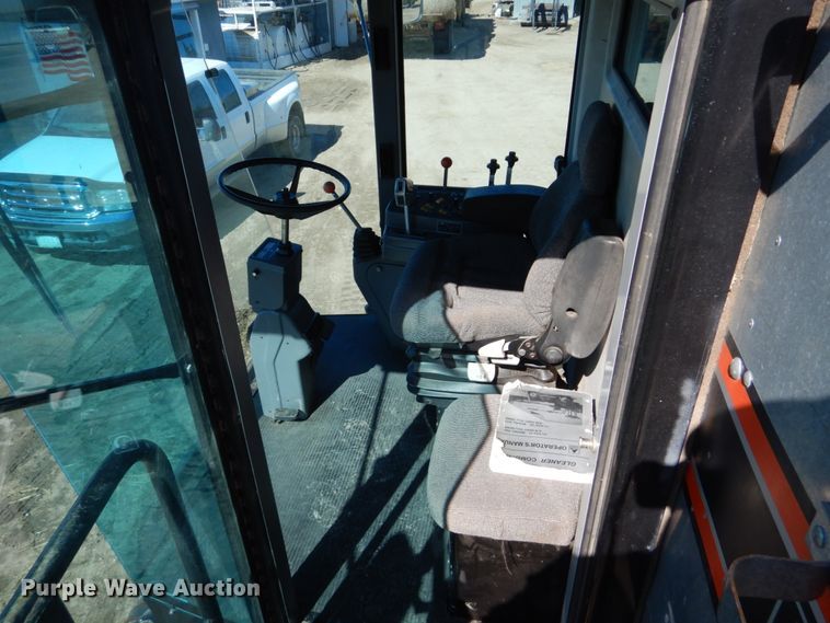 image for item GO9046 1994 Gleaner R72 combine