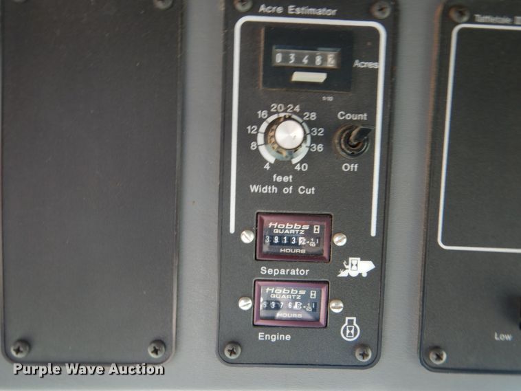 image for item GO9046 1994 Gleaner R72 combine