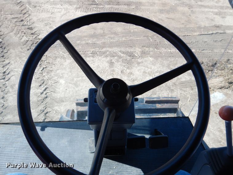 image for item GO9046 1994 Gleaner R72 combine