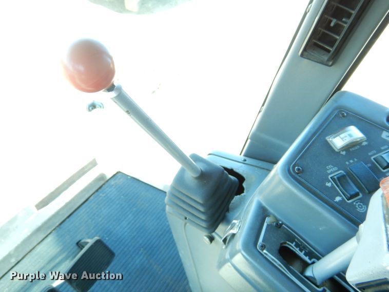 image for item GO9046 1994 Gleaner R72 combine