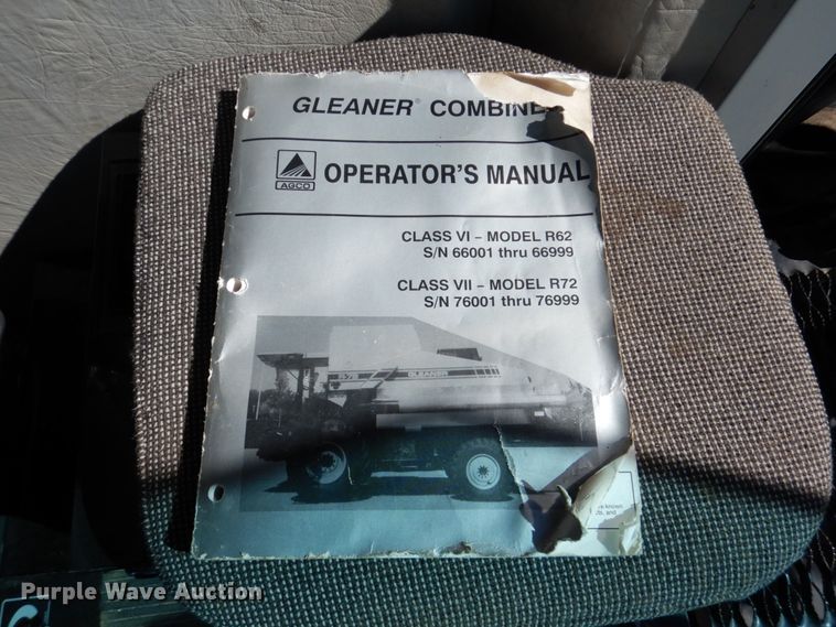 image for item GO9046 1994 Gleaner R72 combine