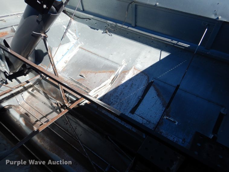 image for item GO9046 1994 Gleaner R72 combine