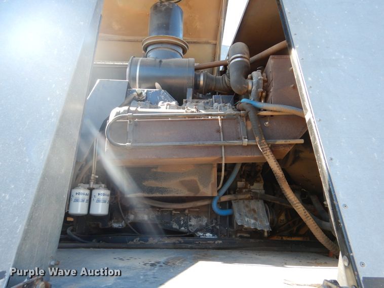 image for item GO9046 1994 Gleaner R72 combine