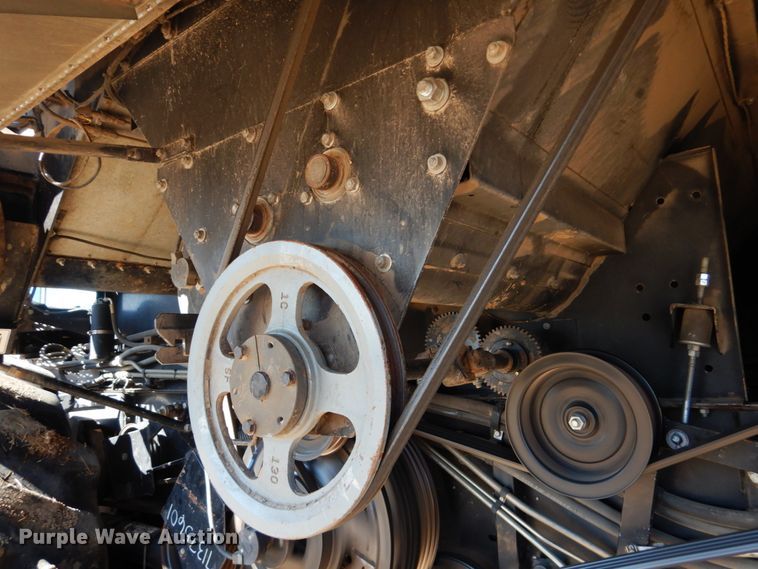 image for item GO9046 1994 Gleaner R72 combine