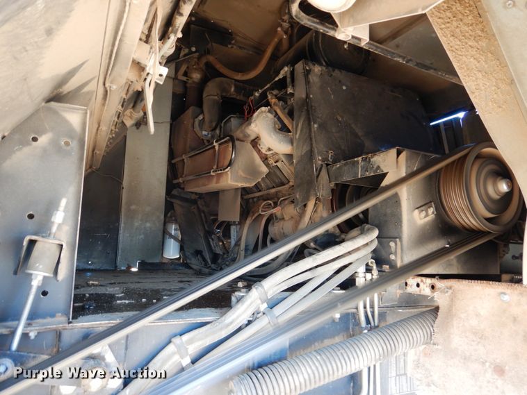 image for item GO9046 1994 Gleaner R72 combine