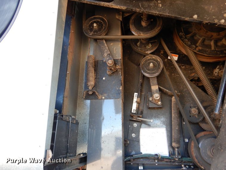 image for item GO9046 1994 Gleaner R72 combine