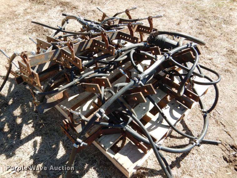 Liquid fertilizer nozzles in Hays, KS Item GO9047 sold Purple Wave