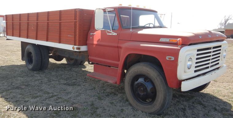 image for item GT9722 1972 Ford F605 grain truck