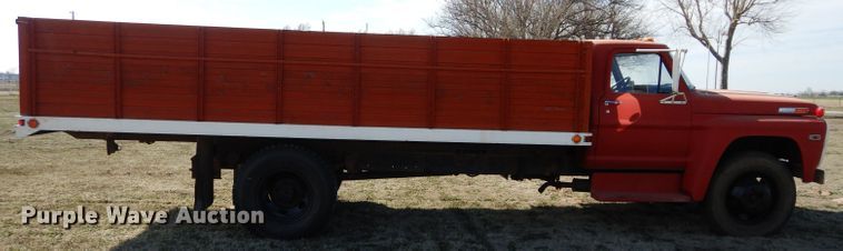 image for item GT9722 1972 Ford F605 grain truck