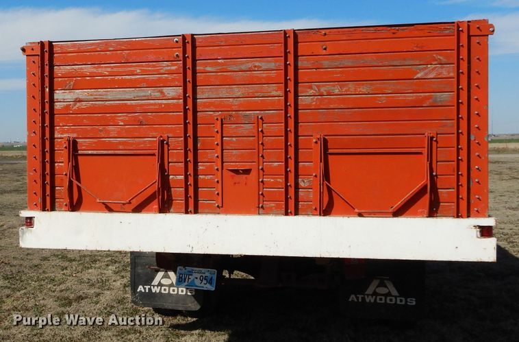 image for item GT9722 1972 Ford F605 grain truck