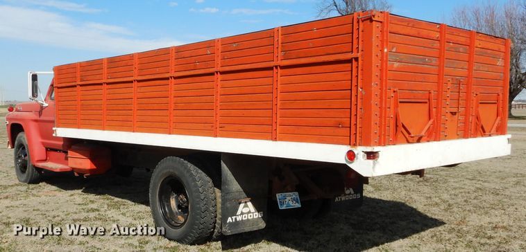 image for item GT9722 1972 Ford F605 grain truck