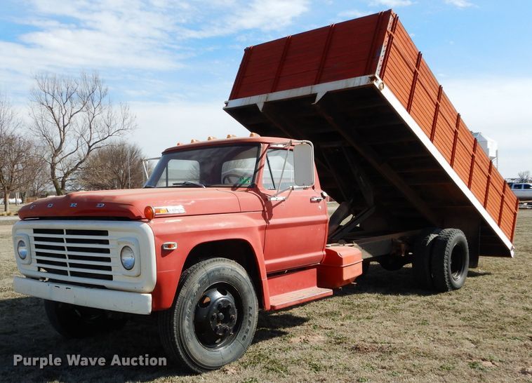 image for item GT9722 1972 Ford F605 grain truck