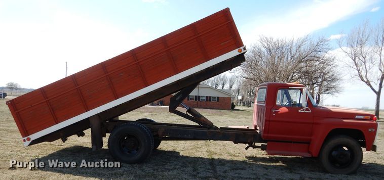 image for item GT9722 1972 Ford F605 grain truck