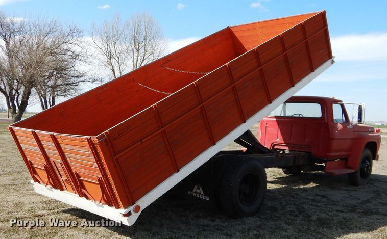 image for item GT9722 1972 Ford F605 grain truck