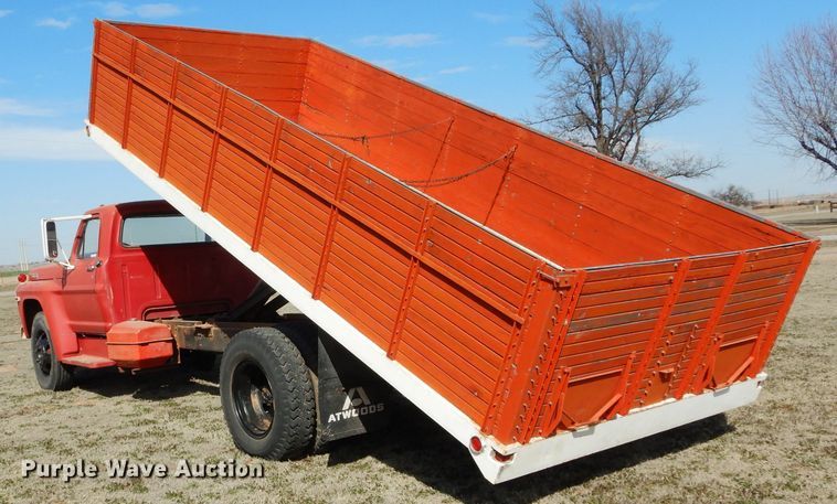 image for item GT9722 1972 Ford F605 grain truck