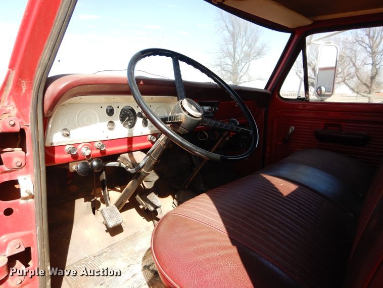 image for item GT9722 1972 Ford F605 grain truck