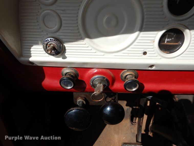 image for item GT9722 1972 Ford F605 grain truck