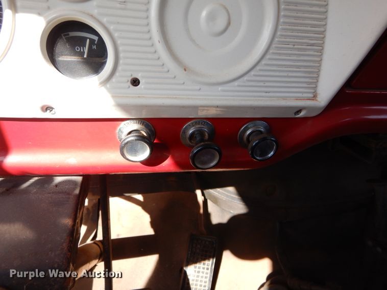 image for item GT9722 1972 Ford F605 grain truck