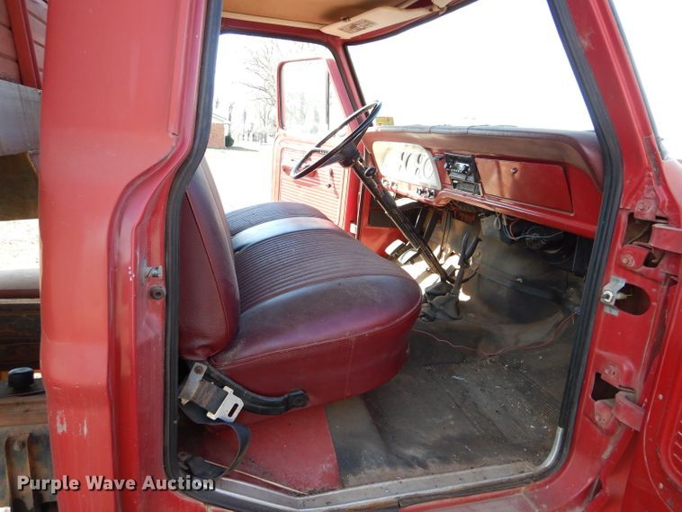 image for item GT9722 1972 Ford F605 grain truck