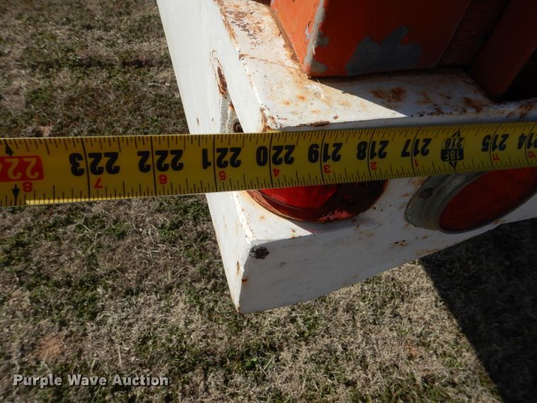 image for item GT9722 1972 Ford F605 grain truck