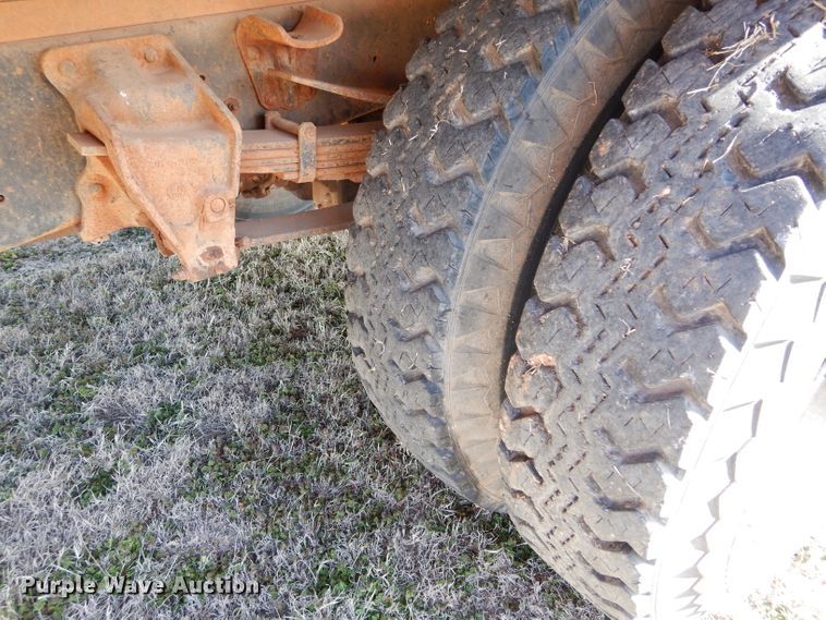 image for item GT9722 1972 Ford F605 grain truck