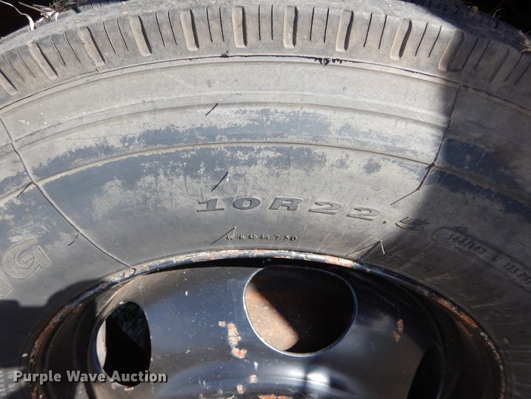 image for item GT9722 1972 Ford F605 grain truck