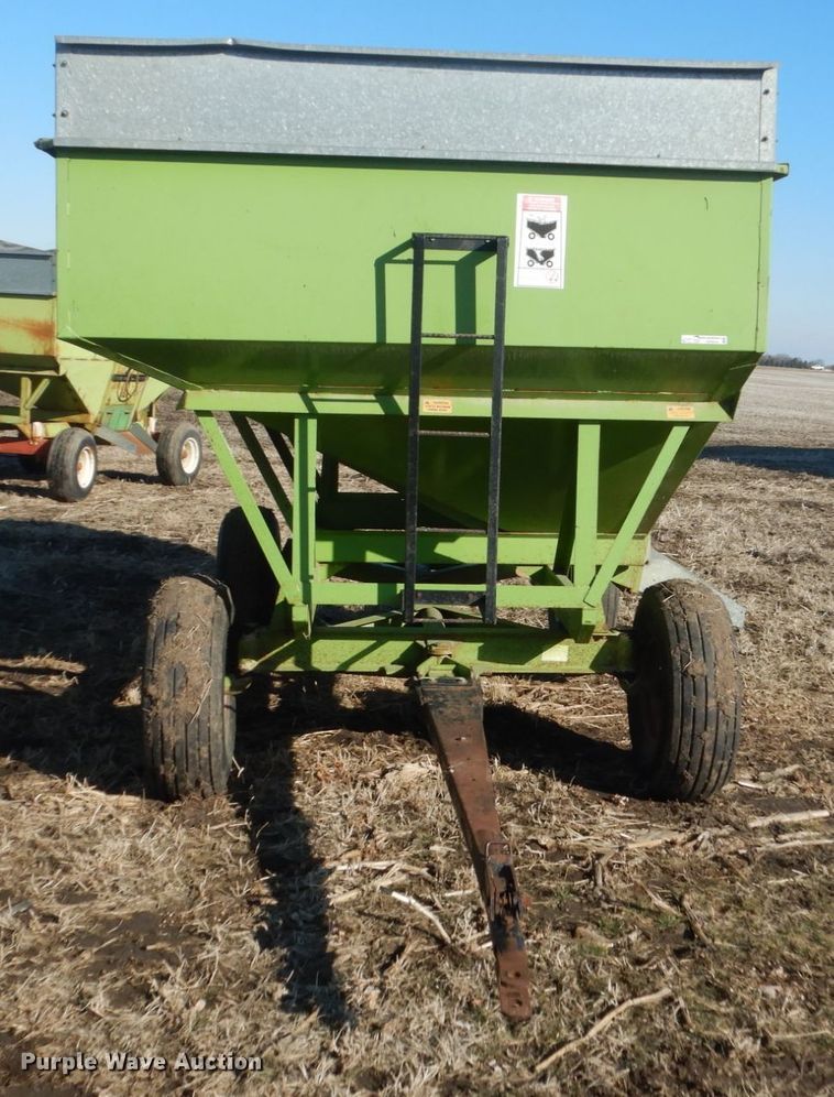 image for item GW9534 Parker 2500 gravity wagon