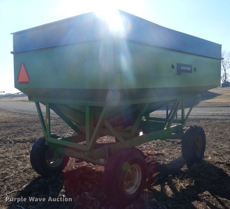 image for item GW9534 Parker 2500 gravity wagon